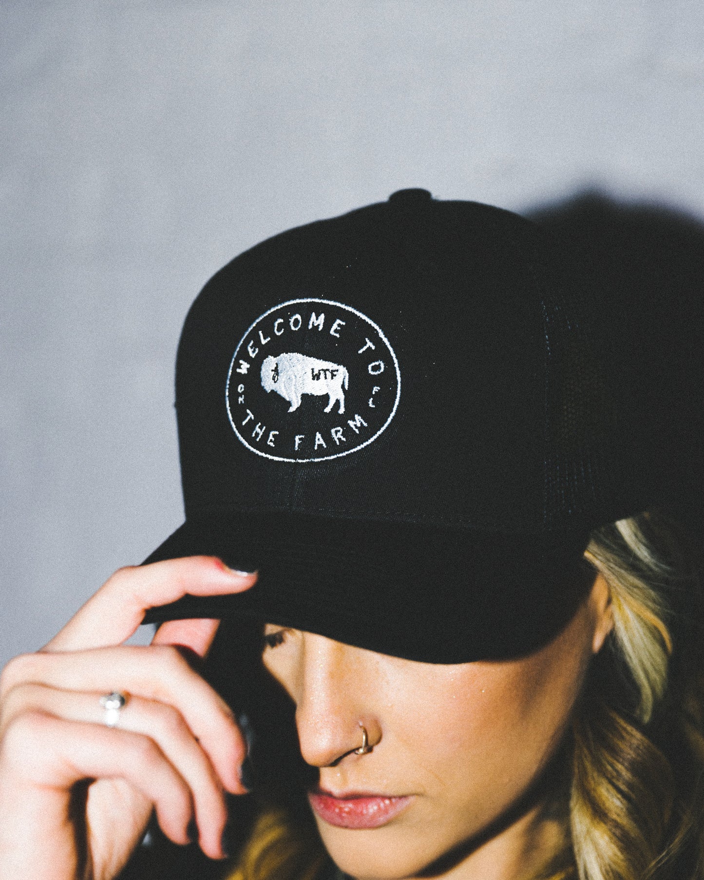 Embroidered Mesh Cap (Black)